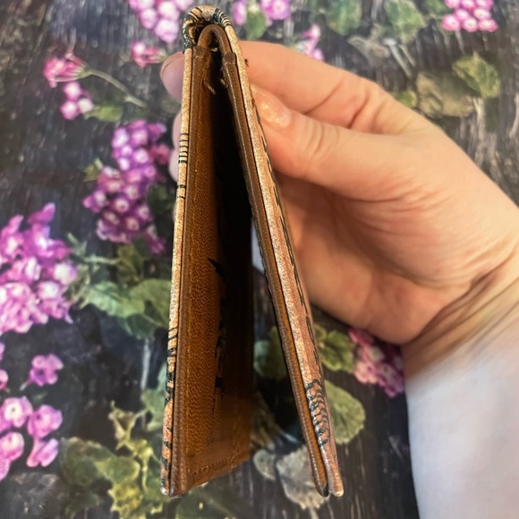 Wizarding World of Harry Potter "Muggledom Mysterium" Wallet Bi-Fold - Picture 7 of 11
